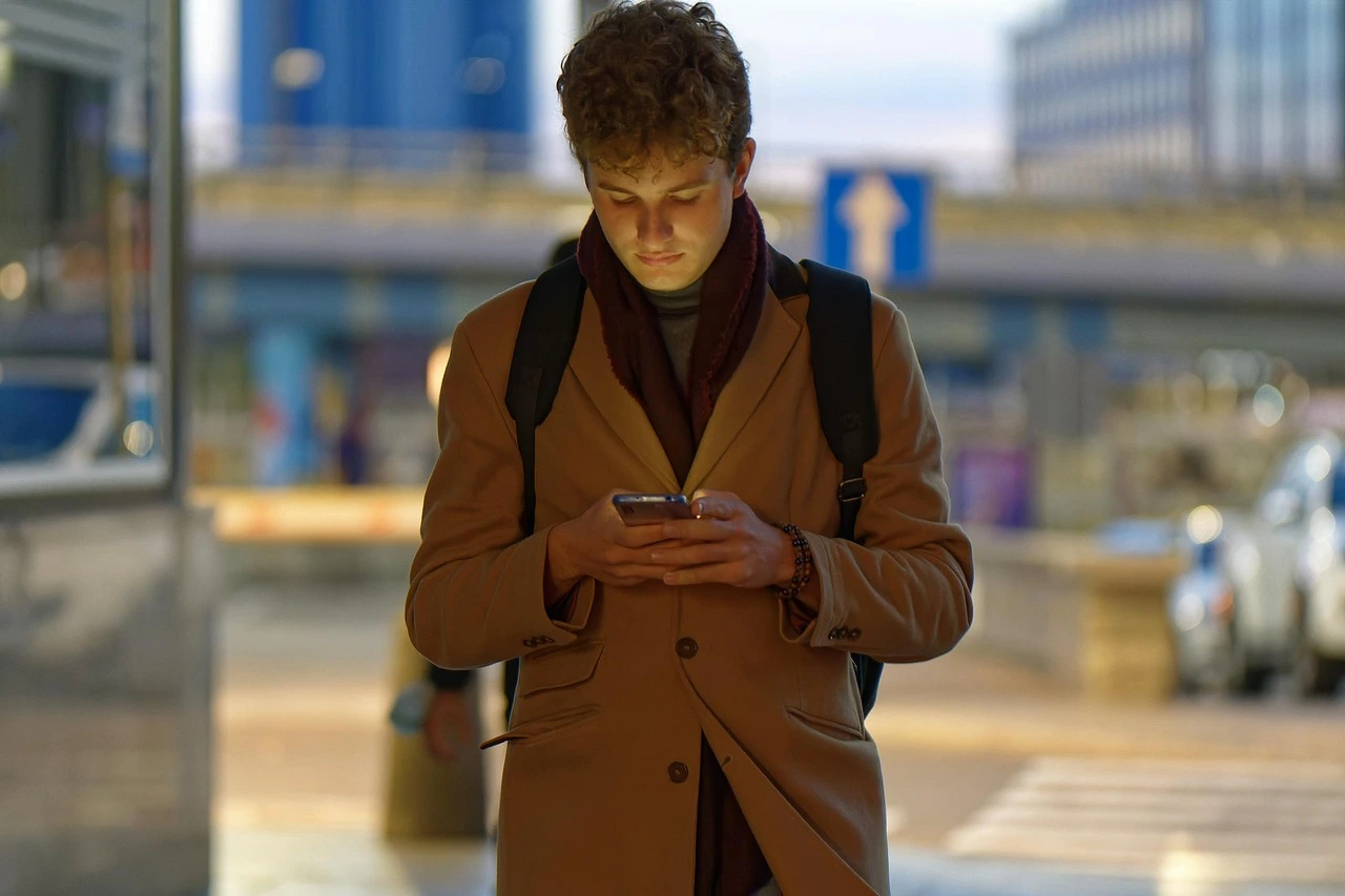 The 10 Best eSIMs for the UK in 2025