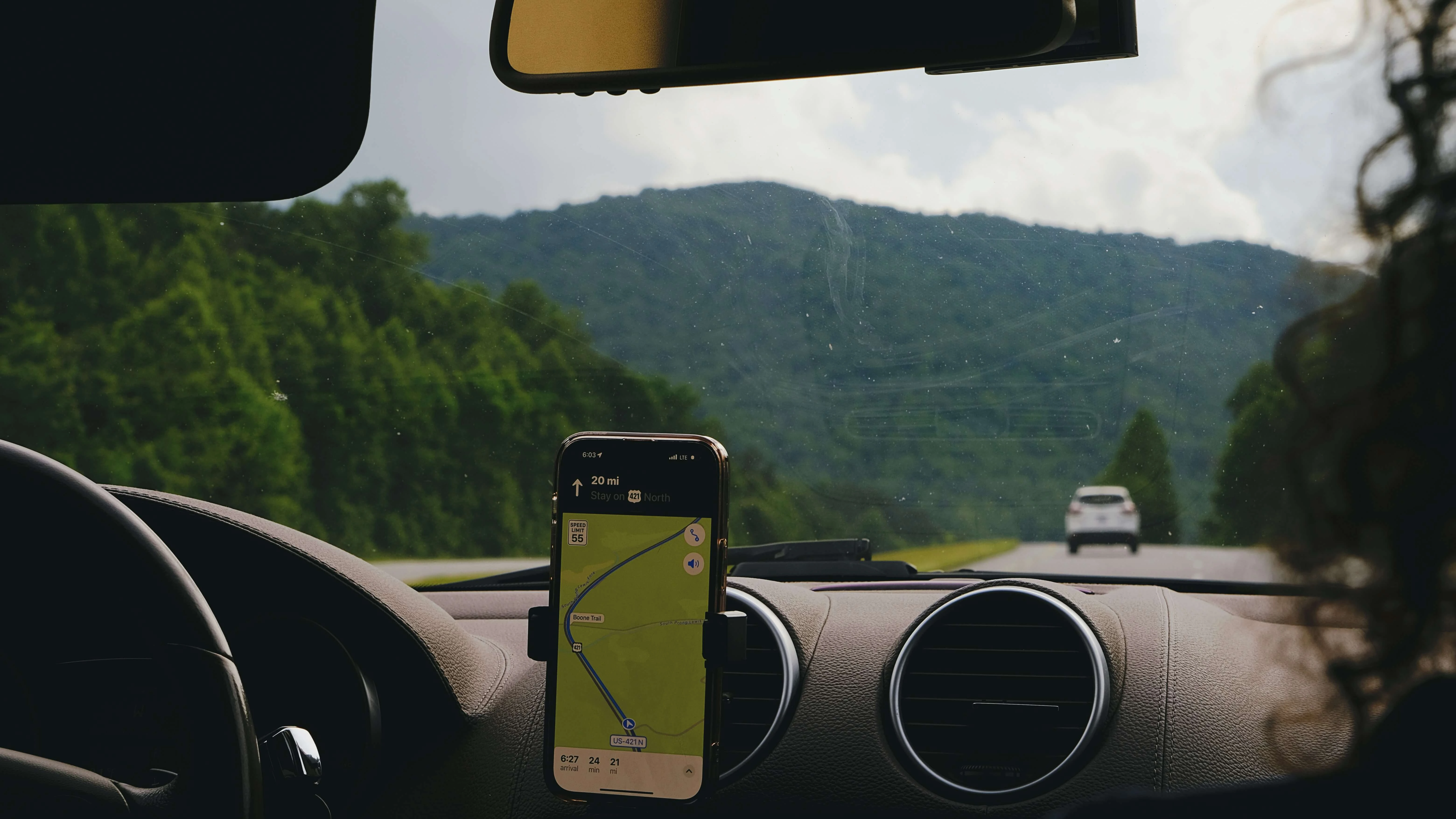 phone navigation system while driving