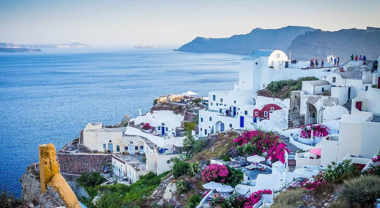 Summer in Santorini 2025: How to Plan the Perfect Island Escape