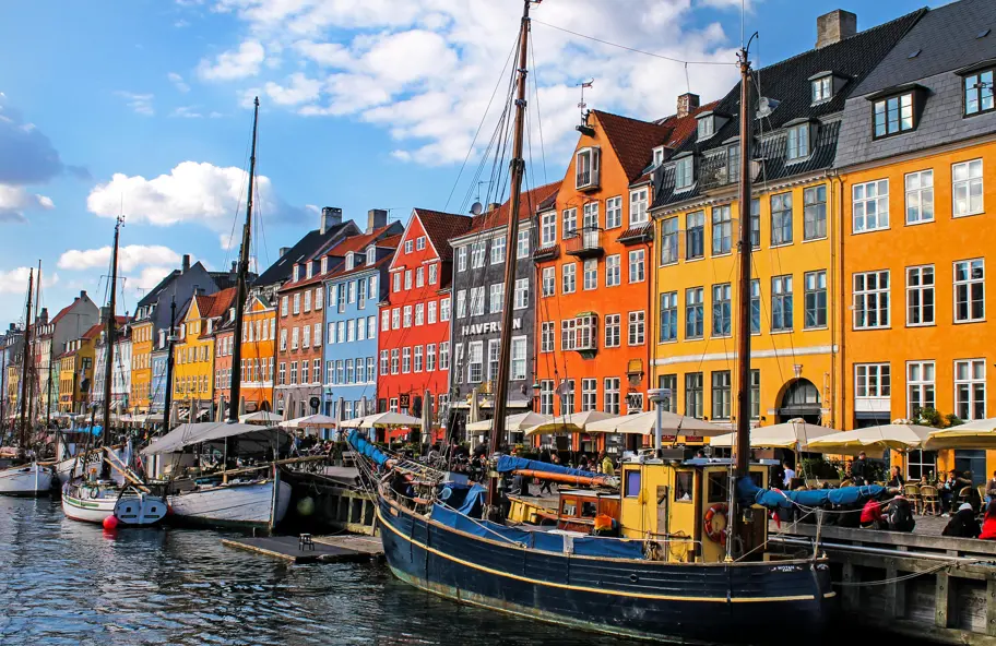 colorful houses near the marina in Kopenhagen